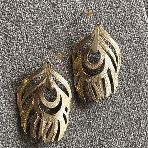 Kendra Scott Karina gold feather earrings